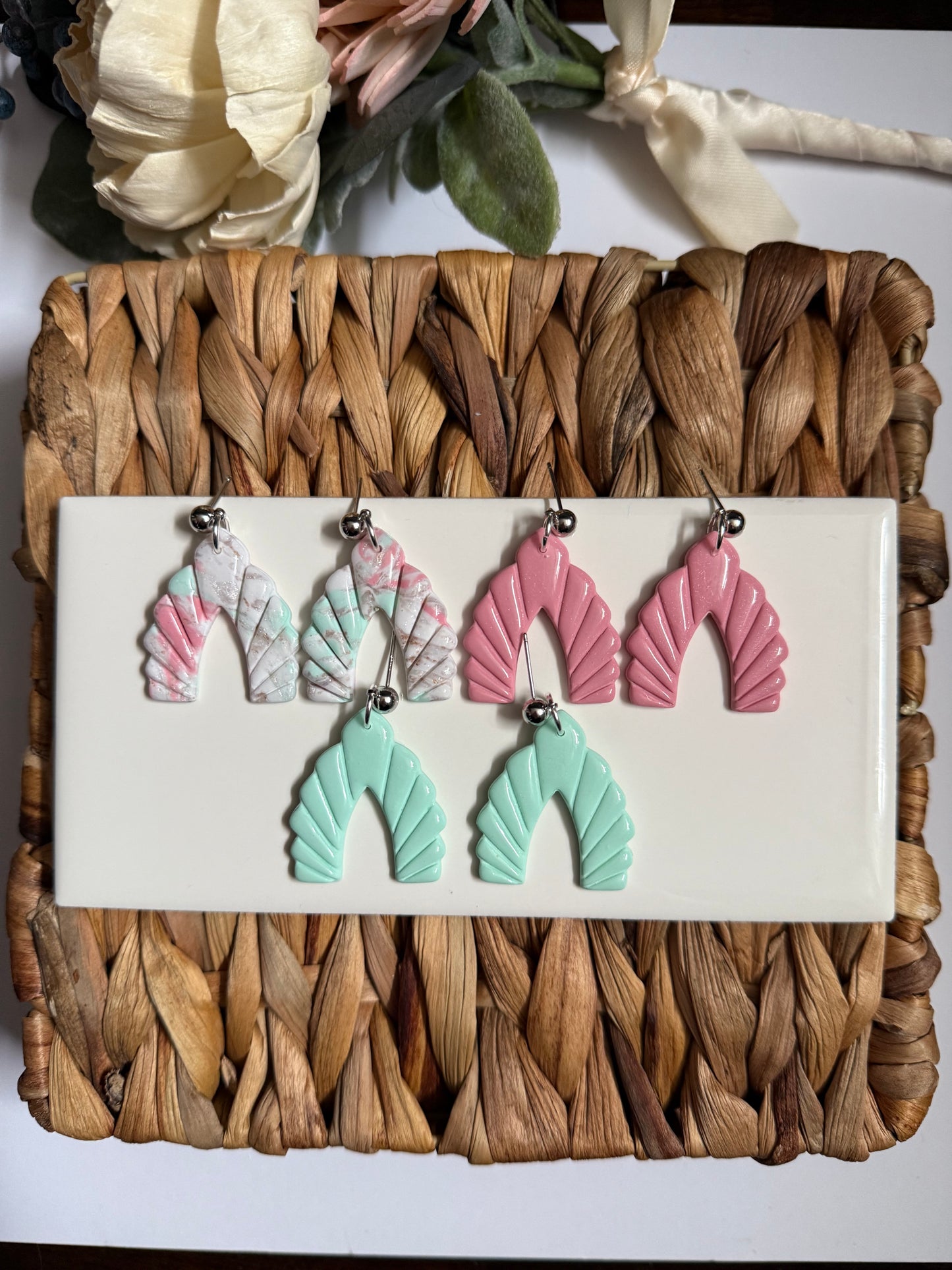 23 Arch Dangle