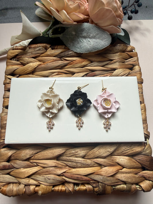 Medium Floral Dangle (Gold)