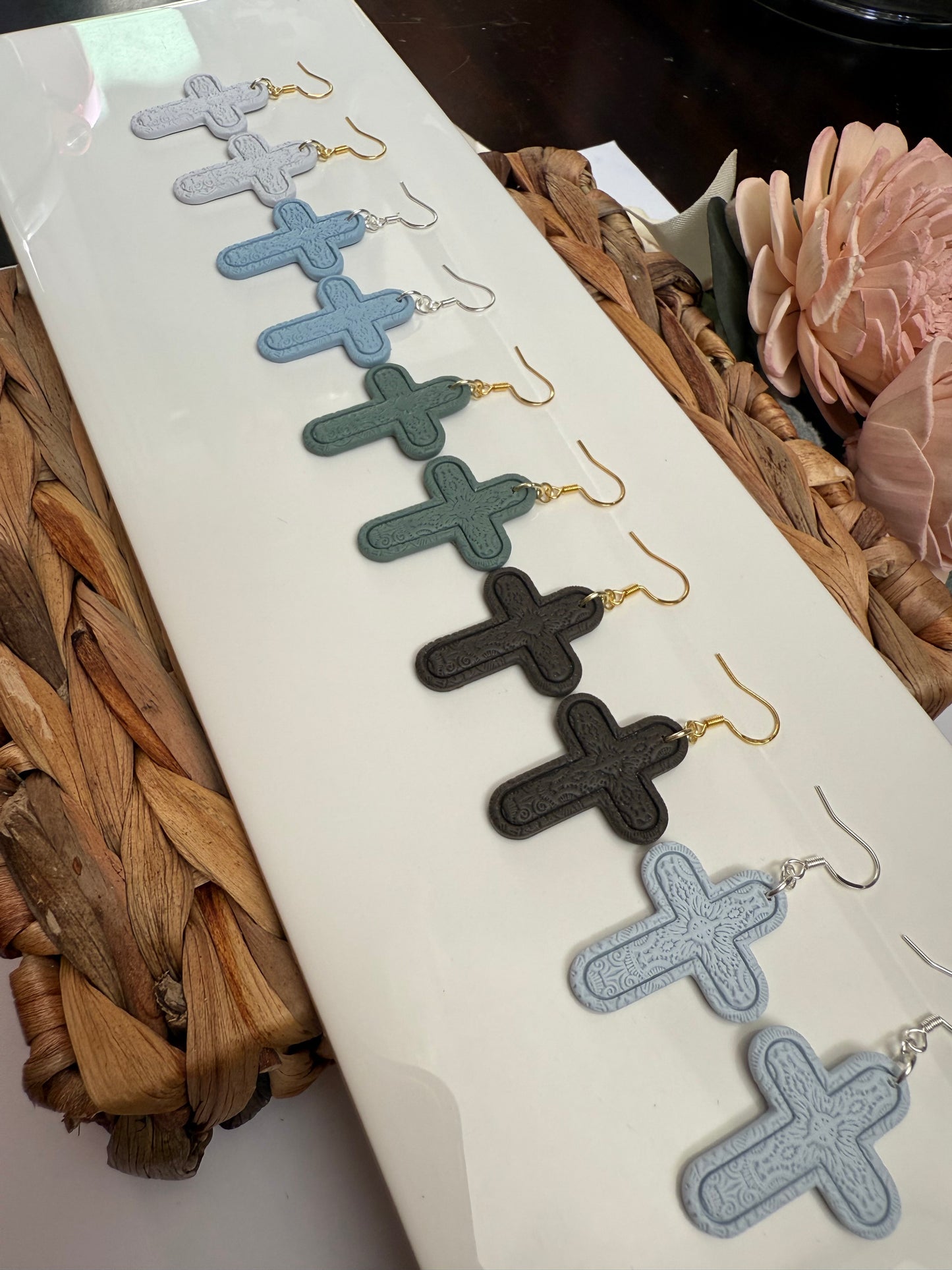 Statement Cross Dangle