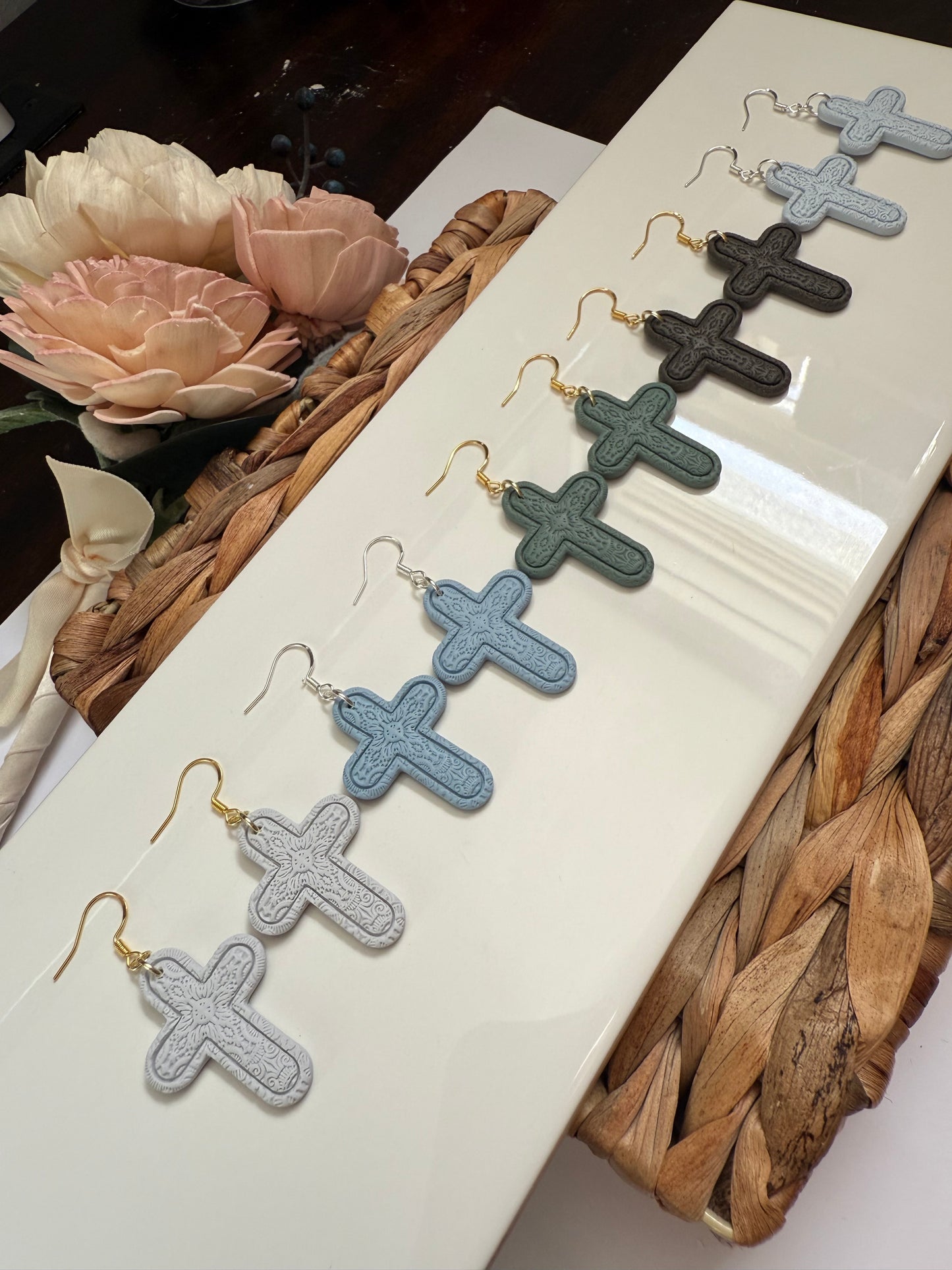 Statement Cross Dangle