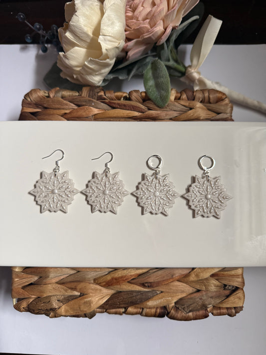 Classic Snowflake Dangle (Silver)